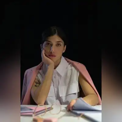 殷芳榕